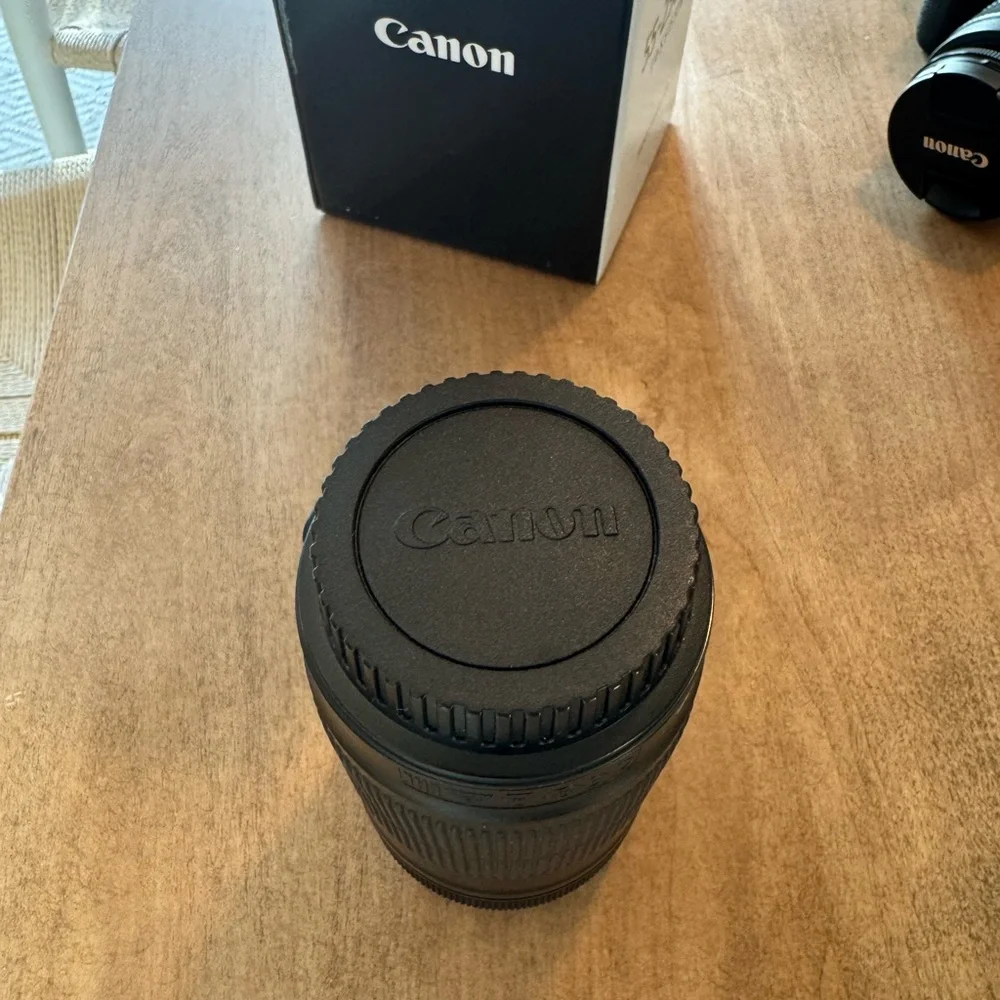 Canon EOS Rebel T7 Black DSLR Camera with lens